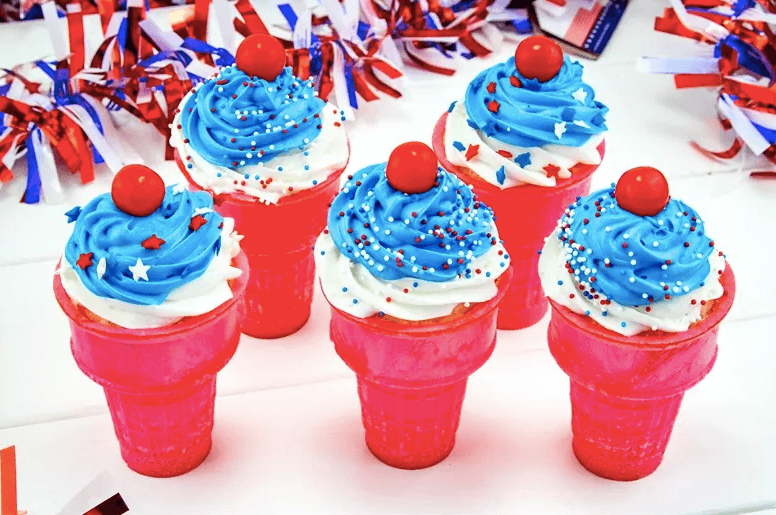 4TH OF JULY ICE CREAM CONE CUPCAKES